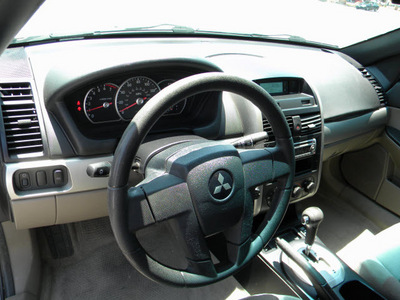 mitsubishi galant 2004 beige sedan ls v6 gasoline 6 cylinders sohc front wheel drive automatic 92882