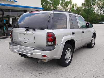 chevrolet trailblazer 2007 silver suv ls gasoline 8 cylinders 4 wheel drive automatic 46036