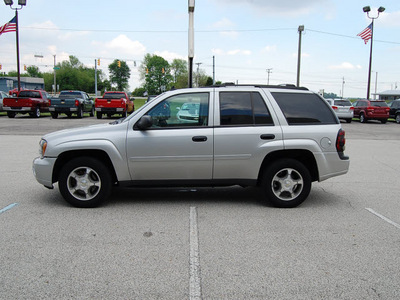 chevrolet trailblazer 2007 silver suv ls gasoline 8 cylinders 4 wheel drive automatic 46036