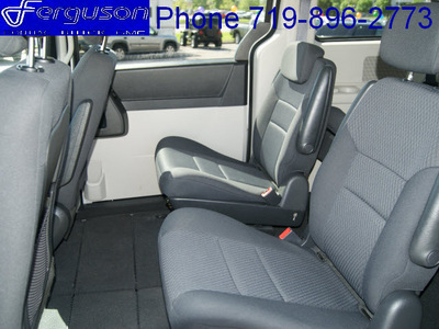 dodge grand caravan 2010 bright silver van sxt gasoline 6 cylinders front wheel drive auto 6 speed 80910