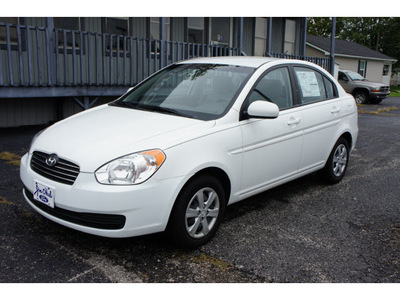 hyundai accent 2010 white sedan gls gasoline 4 cylinders front wheel drive automatic 47172