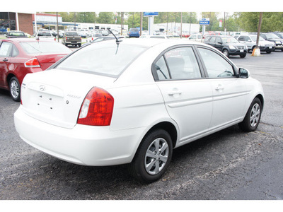 hyundai accent 2010 white sedan gls gasoline 4 cylinders front wheel drive automatic 47172