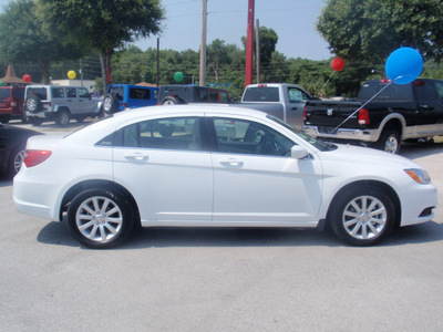chrysler 200 2011 white sedan touring gasoline 4 cylinders front wheel drive automatic 34731