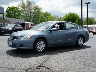 nissan altima 2010 gray sedan 2 5 s gasoline 4 cylinders front wheel drive automatic 47172