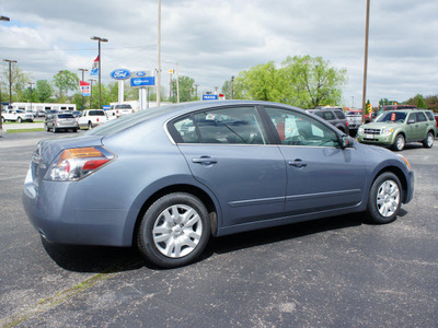 nissan altima 2010 gray sedan 2 5 s gasoline 4 cylinders front wheel drive automatic 47172