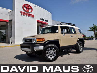 toyota fj cruiser 2011 beige suv gasoline 6 cylinders 4 wheel drive automatic 32771