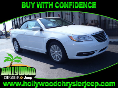 chrysler 200 2011 white touring flex fuel 6 cylinders front wheel drive automatic 33021