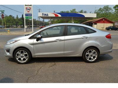ford fiesta 2011 silver sedan sel gasoline 4 cylinders front wheel drive automatic 76903