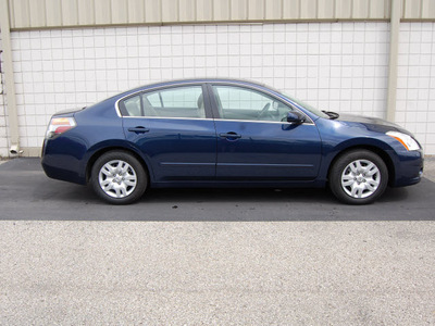 nissan altima 2010 blue sedan 2 5 s gasoline 4 cylinders front wheel drive automatic 47130
