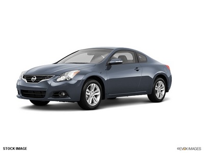 nissan altima 2011 gray coupe gasoline 4 cylinders front wheel drive not specified 98371