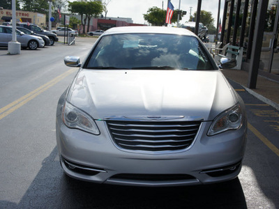 chrysler 200 2011 ps2 bright silver m flex fuel 6 cylinders front wheel drive automatic 33021