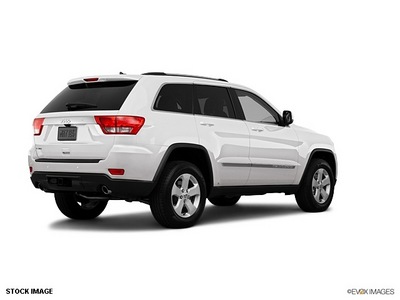 jeep grand cherokee 2011 suv gasoline 6 cylinders 2 wheel drive 80 transmission 33021