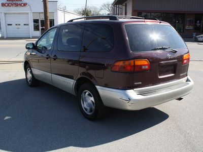 toyota sienna 2000 maroon van gasoline 6 cylinders front wheel drive automatic with overdrive 47130