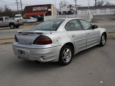 pontiac grand am 2004 silver sedan gasoline 6 cylinders front wheel drive automatic 47130