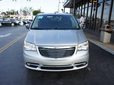 chrysler town and country 2011 ps2 bright silver m van flex fuel 6 cylinders front wheel drive automatic 33021