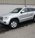 jeep grand cherokee 2011 silver suv laredo gasoline 6 cylinders 4 wheel drive 5 speed automatic 47130