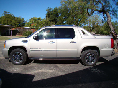 cadillac escalade ext 2008 silver suv gasoline 8 cylinders all whee drive automatic 76903