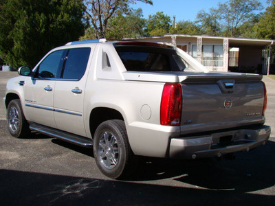 cadillac escalade ext 2008 silver suv gasoline 8 cylinders all whee drive automatic 76903