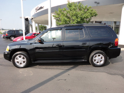 gmc envoy xl 2005 black suv denali gasoline 8 cylinders 4 wheel drive automatic 45036