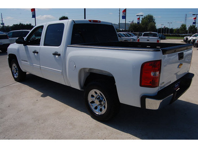 gmc sierra 1500 2011 white sle flex fuel 8 cylinders 4 wheel drive not specified 44024