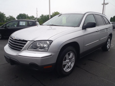 chrysler pacifica 2006 silver suv touring gasoline 6 cylinders front wheel drive shiftable automatic 44410