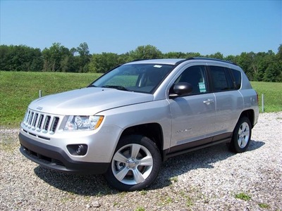 jeep compass 2011 silver suv gasoline 4 cylinders 2 wheel drive not specified 44024