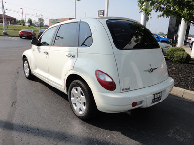 chrysler pt cruiser 2006 off white wagon gasoline 4 cylinders front wheel drive automatic 45036