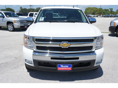 chevrolet silverado 1500 2011 white z71 flex fuel 8 cylinders 2 wheel drive 6 spd auto whls,4 18in x 77090