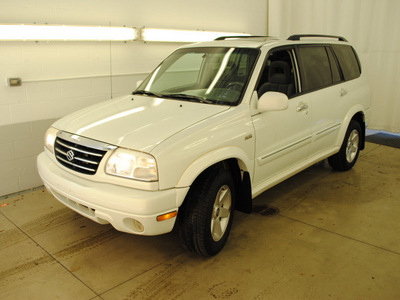 suzuki xl7 2002 white wagon plus gasoline 6 cylinders 4 wheel drive automatic 44060