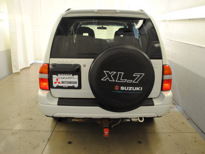 suzuki xl7 2002 white wagon plus gasoline 6 cylinders 4 wheel drive automatic 44060