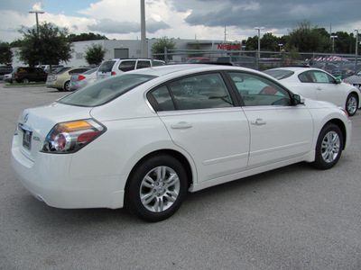 nissan altima 2012 white sedan s gasoline 4 cylinders front wheel drive automatic 33884