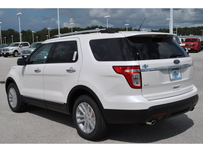 ford explorer 2011 white suv xlt gasoline 6 cylinders front wheel drive automatic 77388