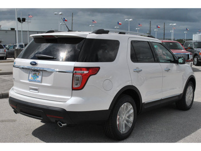 ford explorer 2011 white suv xlt gasoline 6 cylinders front wheel drive automatic 77388