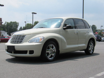 chrysler pt cruiser 2007 white wagon touring gasoline 4 cylinders front wheel drive automatic with overdrive 28805