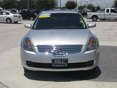 nissan altima 2009 silver sedan s gasoline 4 cylinders front wheel drive automatic 33884