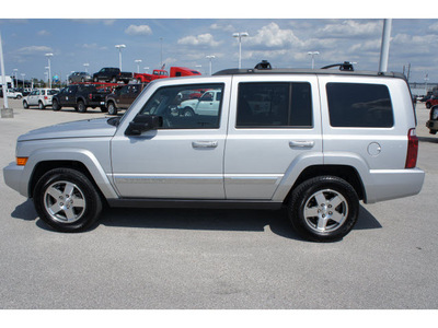 jeep commander 2010 silver suv sport gasoline 6 cylinders 2 wheel drive 5 speed automatic 77388
