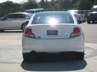 scion tc 2011 white hatchback gasoline 4 cylinders front wheel drive automatic 33884