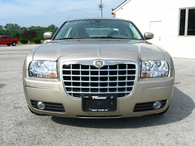 chrysler 300 2008 lt  brown sedan touring signature series gasoline 6 cylinders rear wheel drive automatic 45840