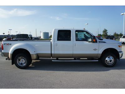 ford f 350 super duty 2011 white lariat biodiesel 8 cylinders 4 wheel drive automatic with overdrive 77388