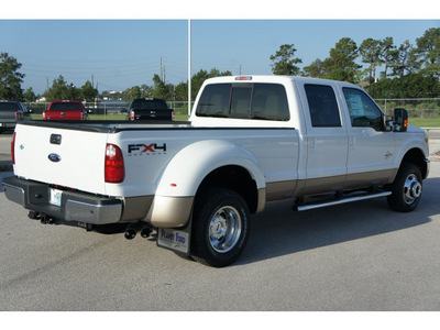 ford f 350 super duty 2011 white lariat biodiesel 8 cylinders 4 wheel drive automatic with overdrive 77388