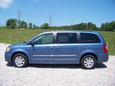 chrysler town and country 2011 blue van touring flex fuel 6 cylinders front wheel drive not specified 44024