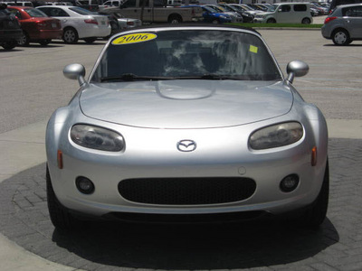 mazda mx 5 miata 2006 silver gasoline 4 cylinders rear wheel drive automatic 33884