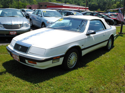 chrysler le baron 1990 white premium gasoline 6 cylinders front wheel drive 4 speed automatic 44024