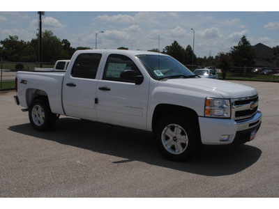 chevrolet silverado 1500 2011 white lt flex fuel 8 cylinders 4 wheel drive 6 spd auto 77090