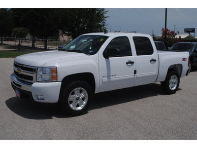 chevrolet silverado 1500 2011 white lt flex fuel 8 cylinders 4 wheel drive 6 spd auto 77090