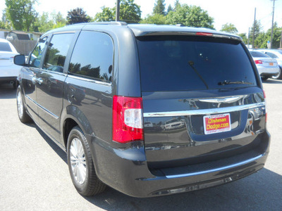 chrysler town and country 2011 dk  gray van touring l flex fuel 6 cylinders front wheel drive 6 speed automatic 99212