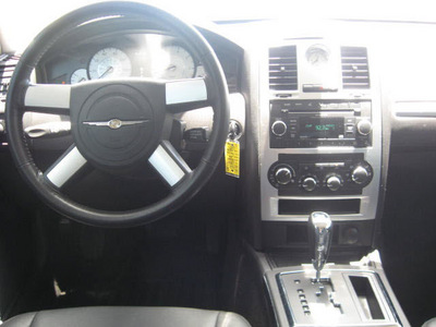 chrysler 300 2009 white sedan touring gasoline 6 cylinders rear wheel drive automatic 33884
