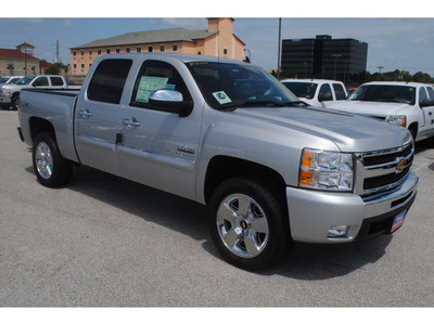 chevrolet silverado 1500 2011 silver lt flex fuel 8 cylinders 4 wheel drive 6 spd auto 77090