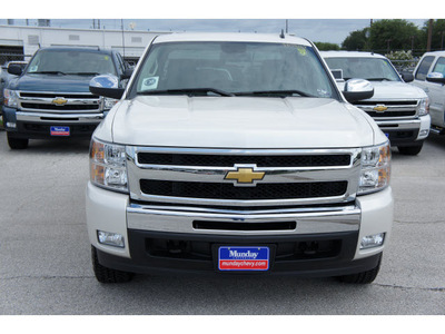 chevrolet silverado 1500 2011 white lt flex fuel 8 cylinders 4 wheel drive 6 spd auto 77090