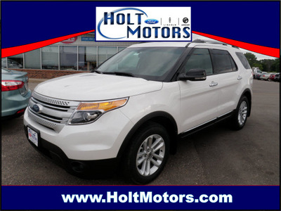 ford explorer 2011 white suv xlt gasoline 6 cylinders 4 wheel drive 6 speed automatic 55321